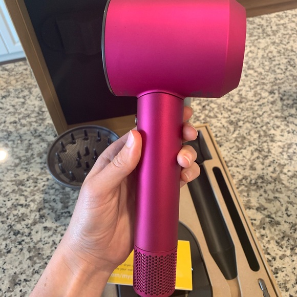 Dyson Supersonic Blow Dryer (BRAND NEW) - Picture 4 of 6